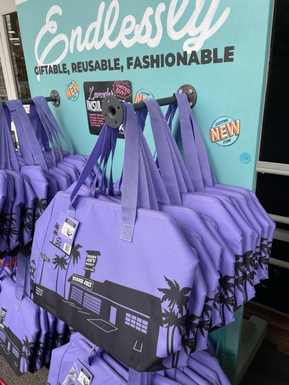 Large Purple/Lavender Trader Joe Reusable Insulated Bag - Picture 3 of 4